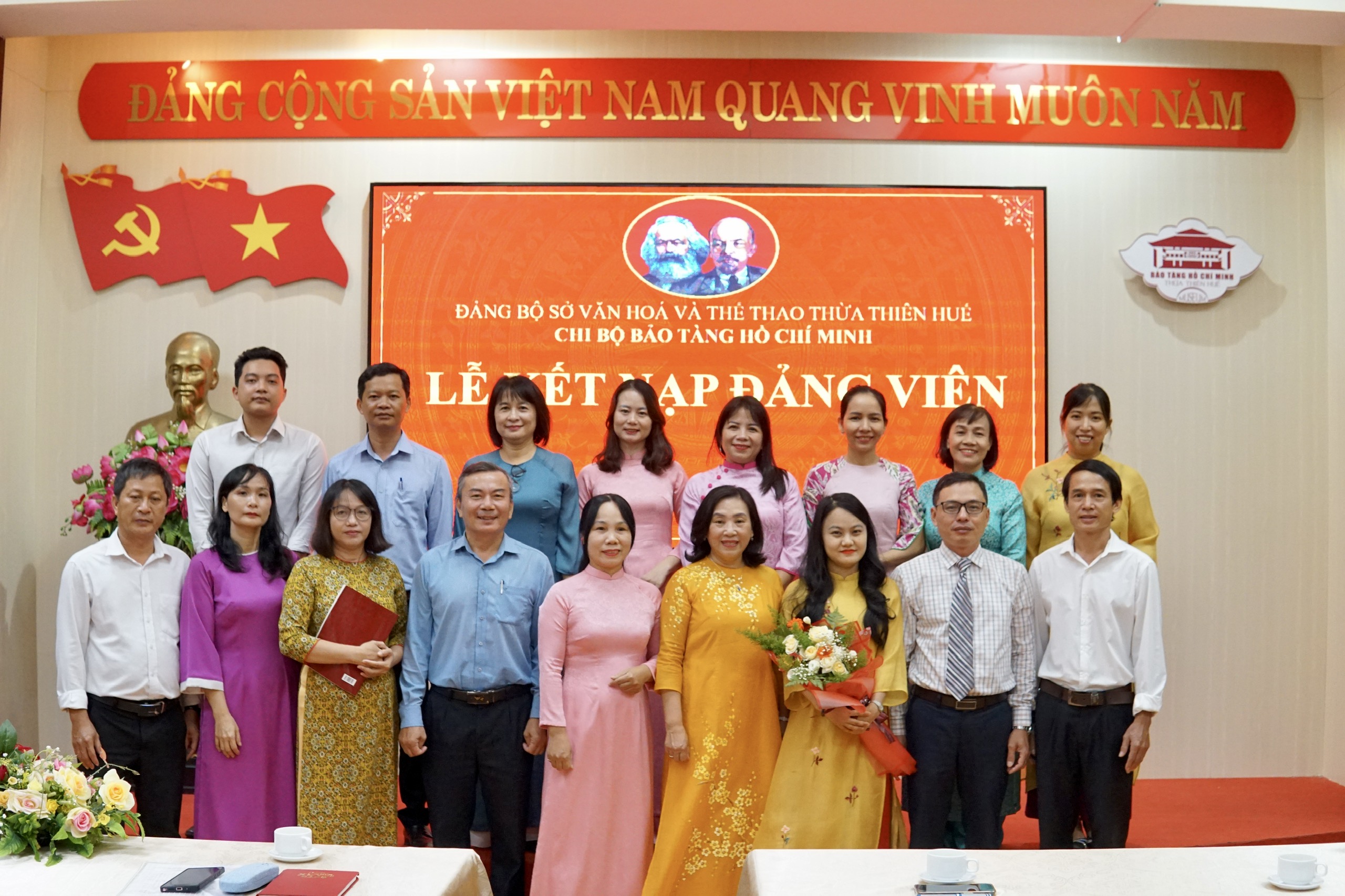 Chi bộ Bảo tàng Hồ Chí Minh Thừa Thiên Huế tổ chức Lễ kết nạp Đảng viên mới năm 2024